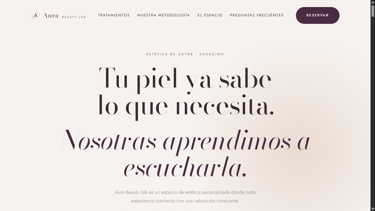 Página web de Aura Beauty Lab en computadora